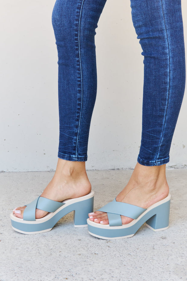 Weeboo Cherish The Moments Contrast Platform Sandals in Misty Blue Trendsi