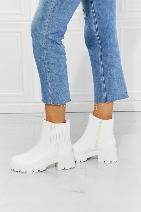 MMShoes What It Takes Lug Sole Chelsea Boots in White Trendsi