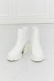 MMShoes What It Takes Lug Sole Chelsea Boots in White