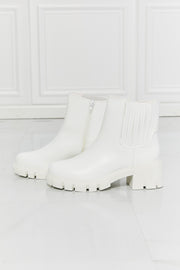 MMShoes What It Takes Lug Sole Chelsea Boots in White Trendsi